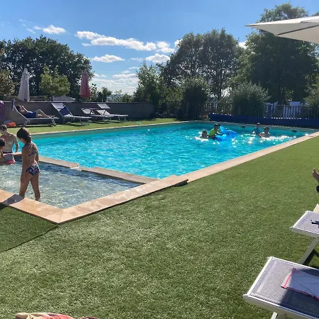 Le Balcon Des Raspes Parque de Campismo *